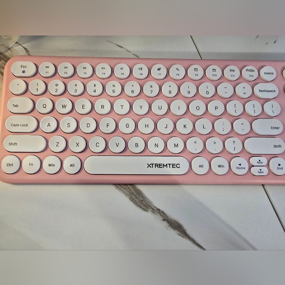 Pink Wireless Keyboard and Mouse Set - Picture 3 of 3